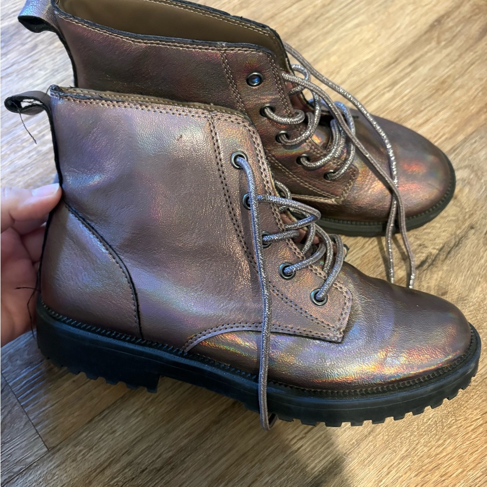 Girls shiny ankle combat boots
